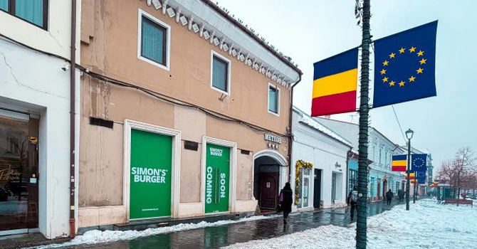 Simon’s Burger, lanțul de restaurante fast-food din Ungaria, intră în România. Unde deschide prima unitate