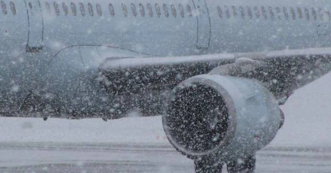 Haos în Europa – Vremea rea închide aeroporturile din Viena, Bratislava şi Budapesta şi perturbă zborurile la Praga