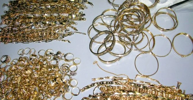 Amenzi pentru casele de amanet şi comercianţii de metale preţioase. Anunţ de la ANPC