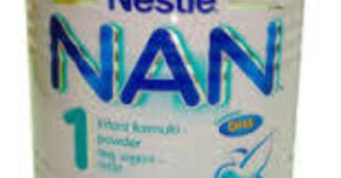 Nestle extinde pe plan global acțiunea de retragere de la vânzare a mai multor loturi de lapte praf pentru sugari, care ar putea conține o toxină