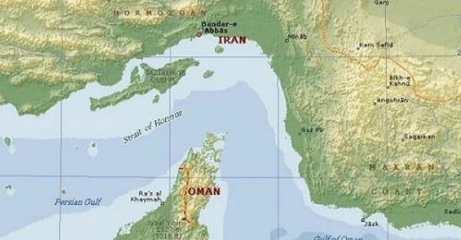 Iranul închide strâmtoarea Ormuz, prin care trec 20% din petrolul și LNG-ul mondial. Toate vasele vor fi atacate