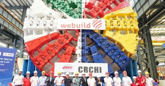 Autostrada Sibiu – Pitești: „Uriașul” care va săpa cel mai lung tunel prin Carpați, cel mai mare TBM exportat de China în Europa