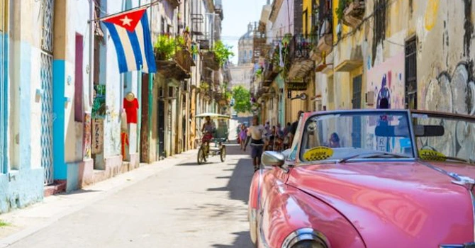 Câți turiști români au mers în Cuba în 2025, țara care se confruntă cu o criză de kerosen