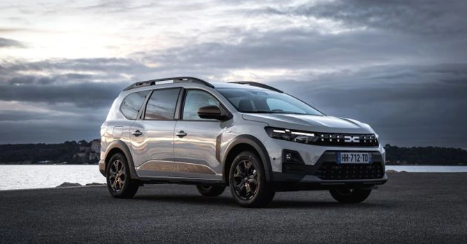 Dacia a deschis catalogul de comenzi pentru varianta actualizată a Jogger