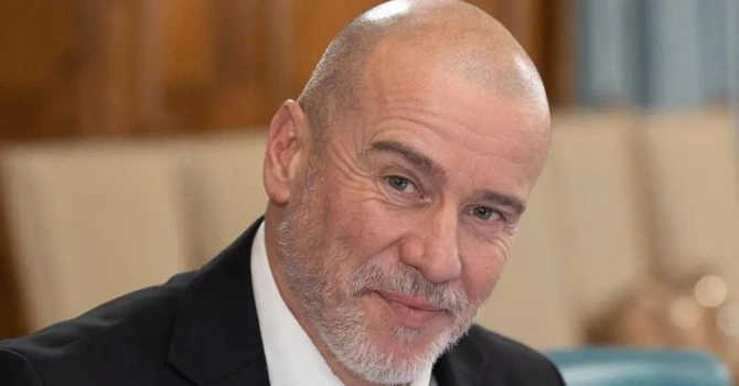 Ministrul Culturii retrage proiectul care norma munca artiștilor, în urma protestelor acestora. „Împreună cu ei şi cu alţii vom căuta alte soluții. Problema rămâne”