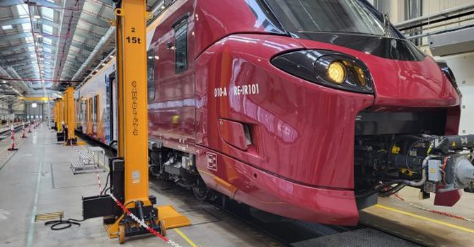 FOTO Trenul Alstom 10, fabricat pentru România, predat CFR Călători