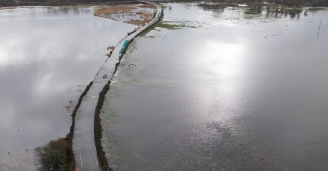 Peste 80 de avertismente de inundații sunt în vigoare în Marea Britanie. Precipitațiile abundente vor continua, potrivit prognozelor