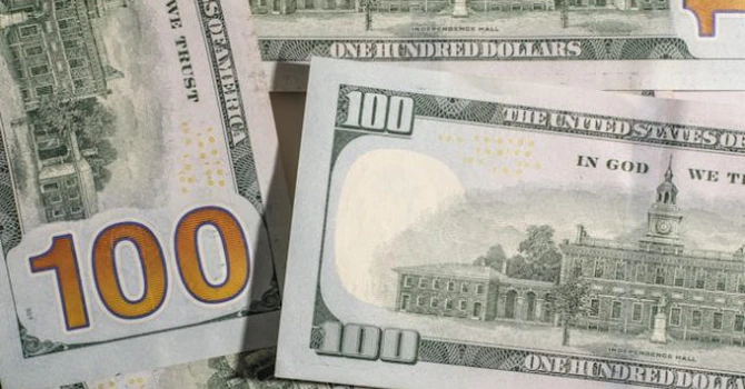 FMI: Economia SUA va accelera anul acesta, dar există riscuri provocate de taxele vamale şi creşterea datoriei