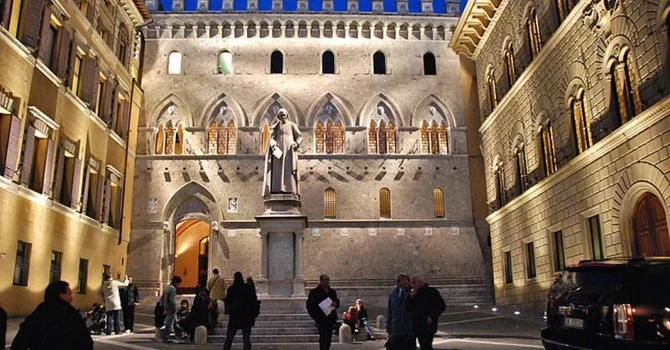Una dintre cele mai vechi bănci din lume, Monte dei Paschi di Siena, preia integral Mediobanca. Vrea să ajungă la un profit de 3,7 miliarde de euro