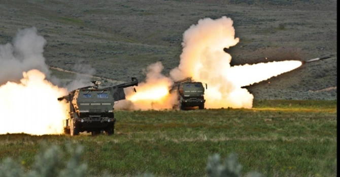 Armele-vedetă ale războiului din Ucraina. De la Bayraktar şi Javelin, până la rachete Himars şi Patriot