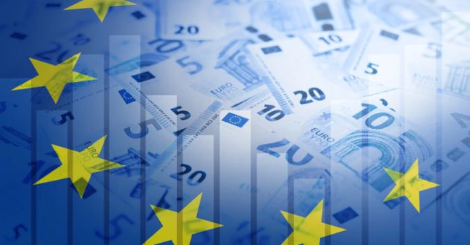 Eurogrupul reia dezbaterea pentru consolidarea euro şi pentru a discuta hegemonia dolarului