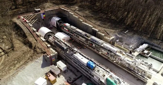 Calea ferată Brașov – Sighișoara: „Cârtițele” Aktor au forat 6,3 kilometri la mega-tunelurile subsecțiunii Apața – Cața