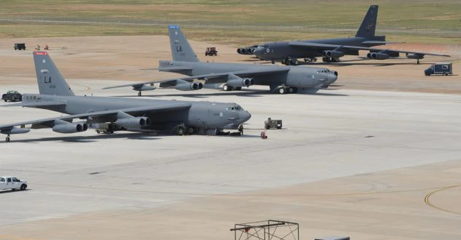 Numeroase drone neidentificate au fost detectate zburând deasupra unei baze a Armatei SUA care adăpostește bombardiere nucleare