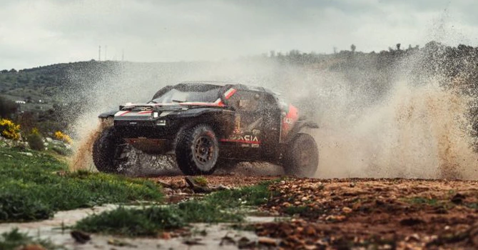Echipa Dacia a câștigat raliul Portugaliei la două luni după victoria de la Dakar