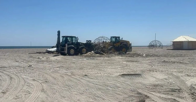 ABADL a depistat anul trecut 105 construcții ilegale pe plajă, iar 86% dintre acestea au fost dezafectate de către operatorii economici