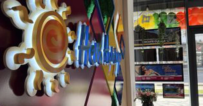 Hello Holidays a deschis o agenție la Bacău, după cele din Sibiu și Iași