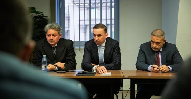 Bogdan Ivan s-a întâlnit cu reprezentanții angajaților de la CE Oltenia care au contracte de muncă pe perioadă determinată