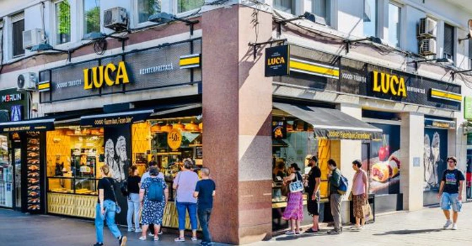 Lanțul românesc Luca merge contra curentului și ieftinește cu 20%. Prețul covrigului scade sub 2 lei