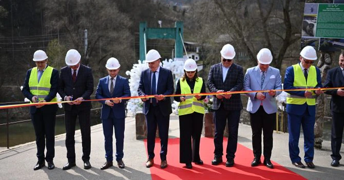 DEER a modernizat trei linii aeriene de 20kv în nordul țării, cu bani din Fondul pentru Modernizare