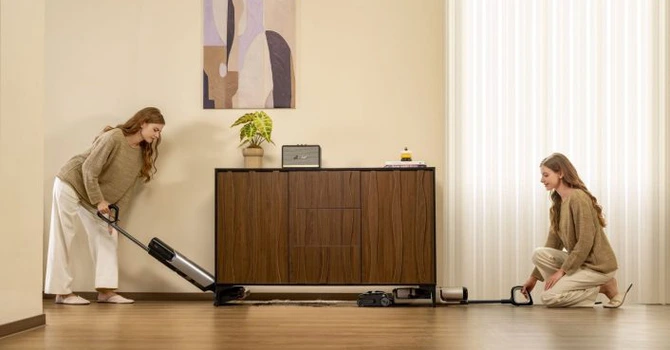 Tineco lansează în România o gamă nouă de aspiratoare verticale cu spălare
