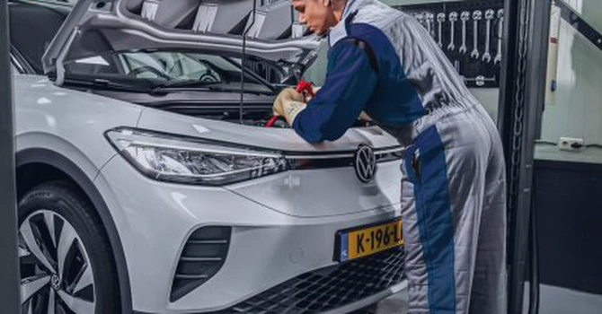Grupul Volkswagen cheamă la service aproape 100.000 de mașini electrice