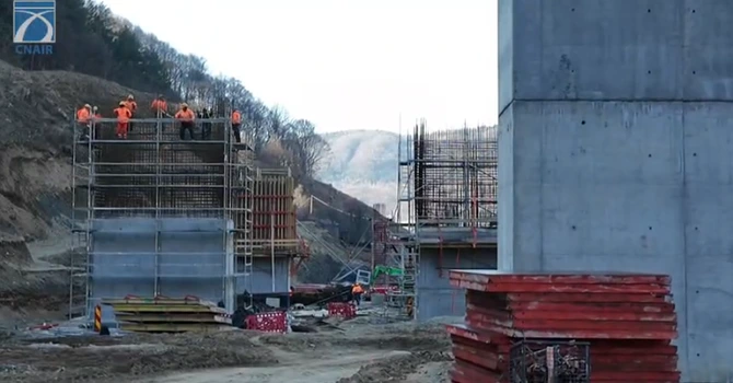 VIDEO Autostrada A1 Sibiu – Pitești: Progresul pe secțiunea 3 a trecut de 12%. WeBuild a mobilizat 1.500 de muncitori pe șantier