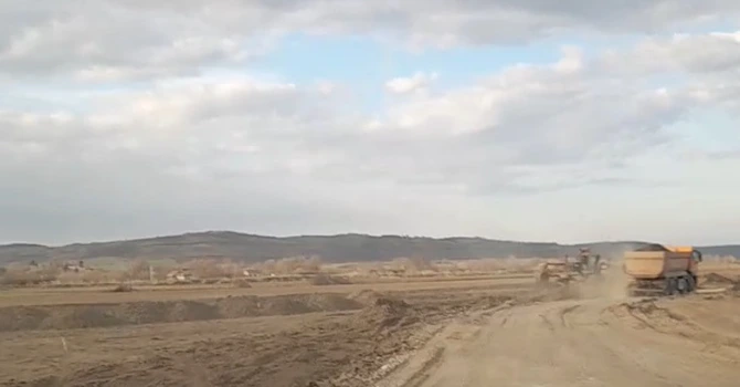 Asfalt pe Autostrada Unirii A8 până de Paști? Turcii de la Nurol au ajuns la un stadiu de 34% pe secțiunea Tg Mureș – Miercurea Nirajului