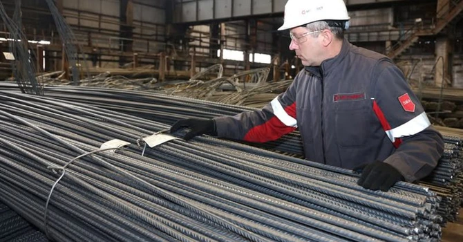 Miliardarul Ahmetov aduce oțel ucrainean în România: Metinvest livrează din cea mai mare uzină din Ucraina