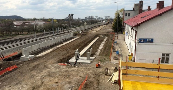 FOTO Calea ferată Cluj – Oradea: A fost emisă ultima autorizație pentru deblocarea lucrărilor pe 35 de kilometri