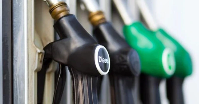 Prețurile motorinei cresc rapid în toată lumea, ca urmare a războiului din Orientul Mijlociu