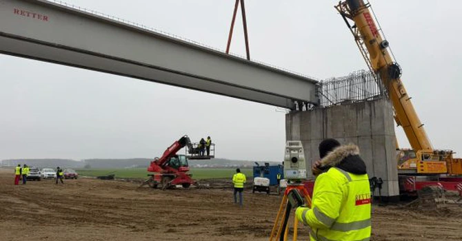 FOTO Super-grinda de aproape 50 de metri, fabricată în România. Autostrada unde ar putea fi folosit noul model