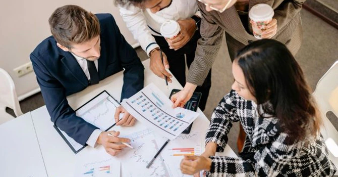 Cum să reduci costurile cu hârtia A4 în firme și școli