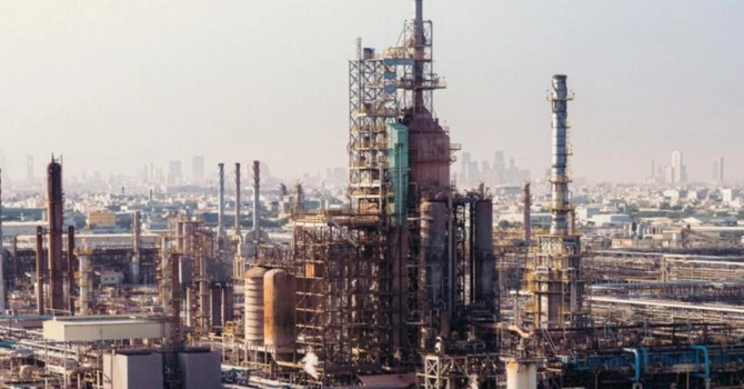 Iranul a lovit un complex petrolier din Bahrein. Compania naţională Babco a invocat clauza de „forţă majoră”