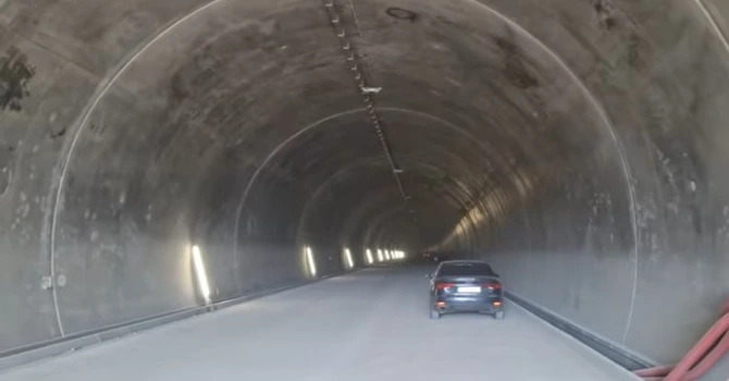 VIDEO Autostrada A1 Sibiu – Pitești: Imagini noi din primul tunel de autostradă, aproape gata