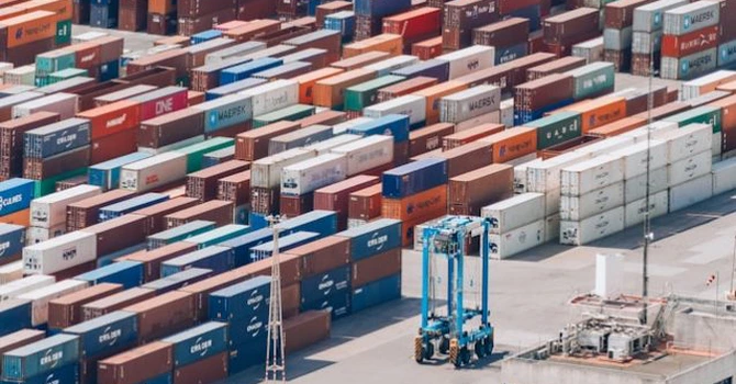 UE afirmă că va reacţiona „ferm” la orice încălcare de către Statele Unite a acordului lor comercial