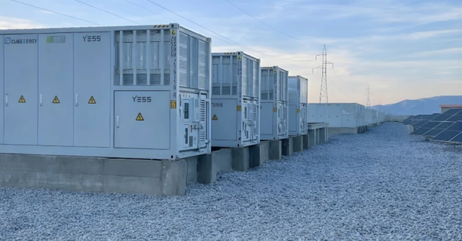 Una dintre cele mai mari baterii de stocare a energiei din România. Premier Energy începe construcția unui sistem BESS de 200 MW lângă Iași