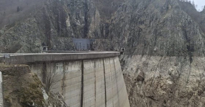 Ministrul Energiei Bogdan Ivan: Datele hidrologice sunt favorabile, iar dacă această tendinţă se menţine, estimăm finalizarea reumplerii lacului Vidraru în octombrie