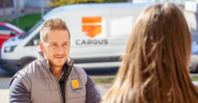 De ce renunță românii la unele achiziții online. „Consumatorii nu renunță la achiziții, dar devin mai calculați și nu mai acceptă compromisuri”