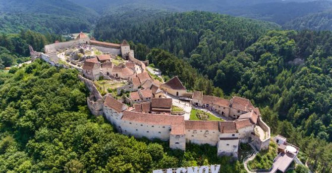 Cetatea Râșnov va fi restaurată. Primăria a lansat licitația pentru elaborarea proiectului tehnic şi execuţia lucrărilor