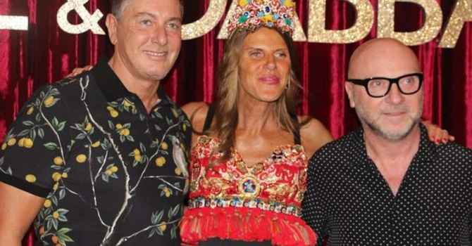 Stefano Gabbana, cofondatorul Dolce & Gabbana, a renunțat la funcția de președinte al companiei, însă râmâne implicat în partea de creație a mărcii