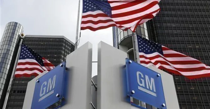 SUA – Fabricile de maşini ar putea produce şi „vehicule militare, muniţii şi alte echipamente”. Pentagonul a început negocierile cu producătorii auto