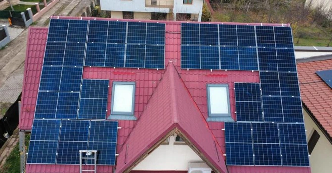 Montaj panouri fotovoltaice București: ce trebuie să știi înainte să alegi o firmă