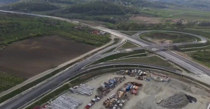 VIDEO Autostrada A1 Sibiu – Pitești: Doar 10 procente ne mai despart de deschiderea circulației pe încă o secțiune – șeful CNAIR