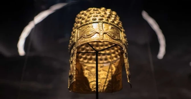 A fost găsit coiful dacic de la Coţofeneşti – UPDATE