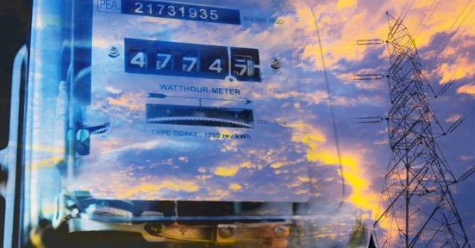 Consumul de energie electrică din rețea a ajuns azi la un nivel periculos de mic, foarte aproape de minimul istoric. România exportă masiv energie