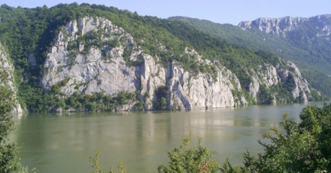 Prognoză meteo Dunăre – Ce se va întâmpla cu debitul fluviului la intrarea în ţară şi râurile interioare