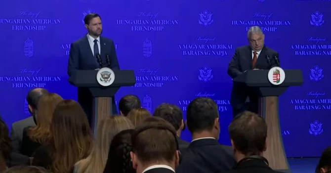 „Preşedintele vă iubeşte, şi la fel şi eu”, a spus vicepreședintele SUA JD Vance la Budapesta, unde a venit să-l susțină pe Viktor Orban în campania electorală