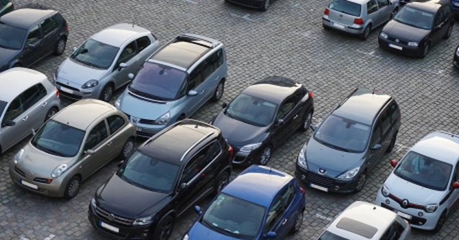 Anunţ pentru şoferii din Bucureşti – Parcări automatizate. Vezi în ce zone s-au deschis şi cât costă