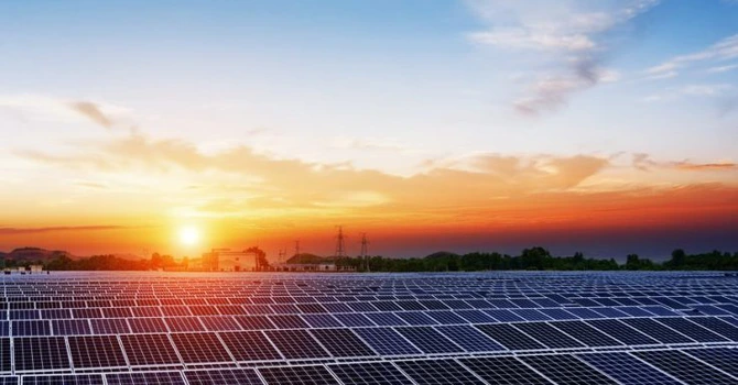 În pofida lui Trump, energia regenerabilă din SUA va înregistra o creştere record în acest an (Bloomberg)