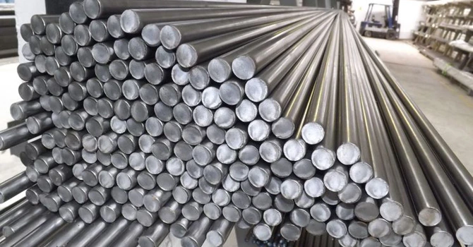 Siderurgia românească devine treptat o afacere ucraineană. Miliardarul Pinchuk a cumpărat fabrica de țevi de la Roman, după ce Ahmetov a luat-o pe cea de la Iași